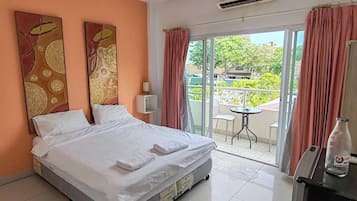 Standard Double Room, 1 Double Bed | Premium bedding, pillowtop beds, in-room safe, blackout drapes