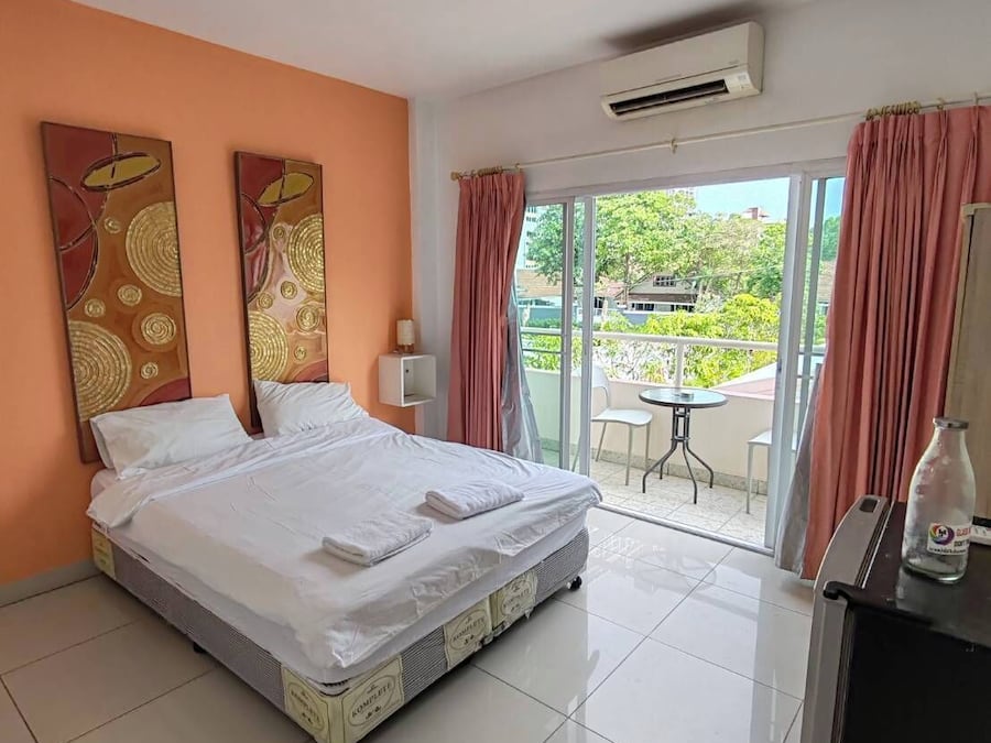 Standard Double Room, 1 Katil Kelamin (Double) | Peralatan tempat tidur premium, tilam berlapik, peti besi dalam bilik