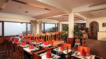 Daily buffet breakfast (USD 8.00 per person)