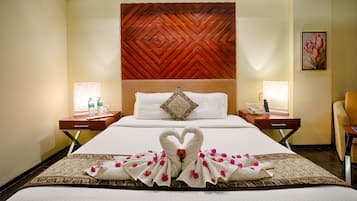 Maple Room | Premium bedding, minibar, in-room safe, desk