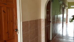 Interior - Caribbean Tourist Villa Guest House (Port of Spain)