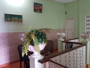 Interior - Caribbean Tourist Villa Guest House (Port of Spain)