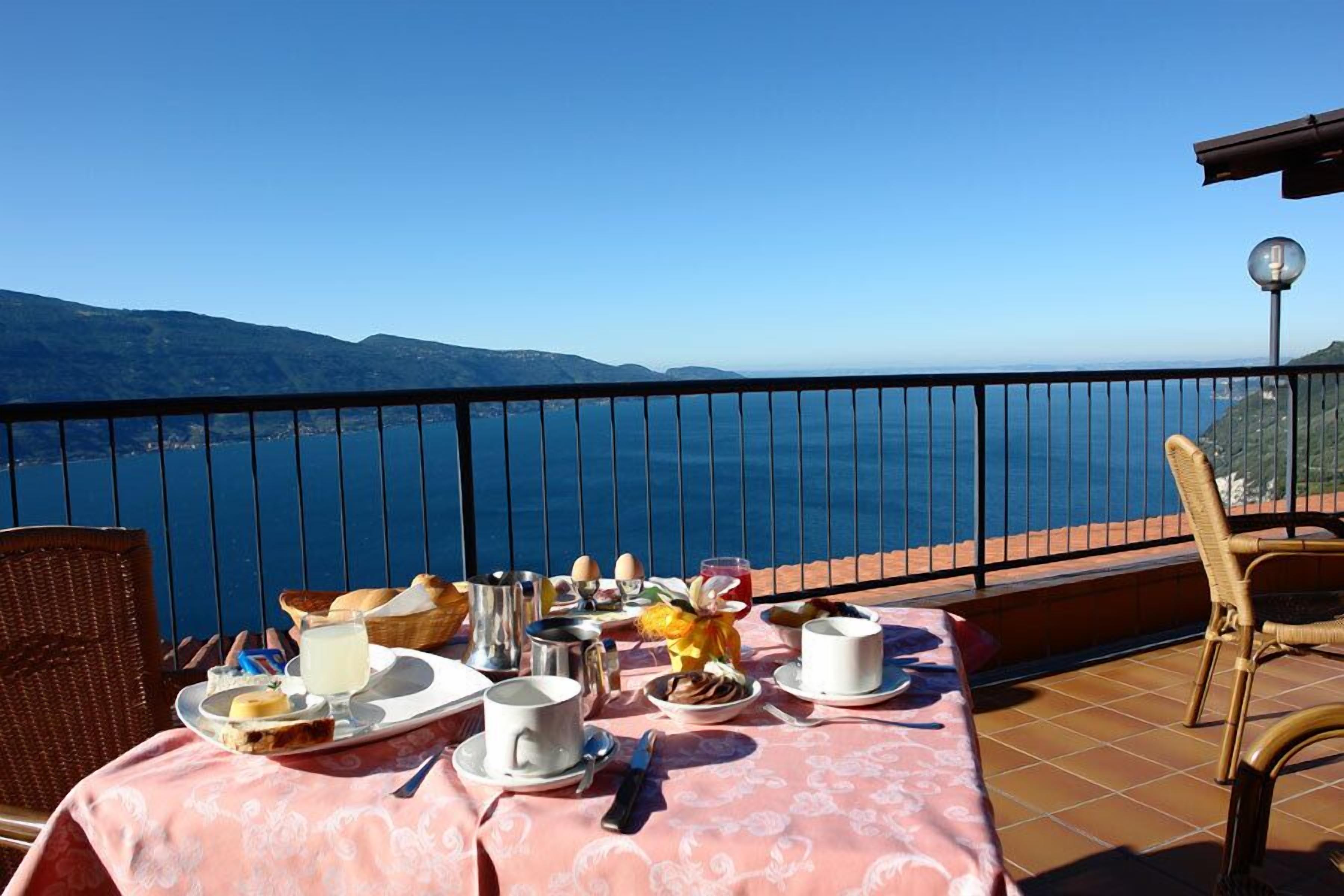 daily buffet breakfast (eur 10 per person)