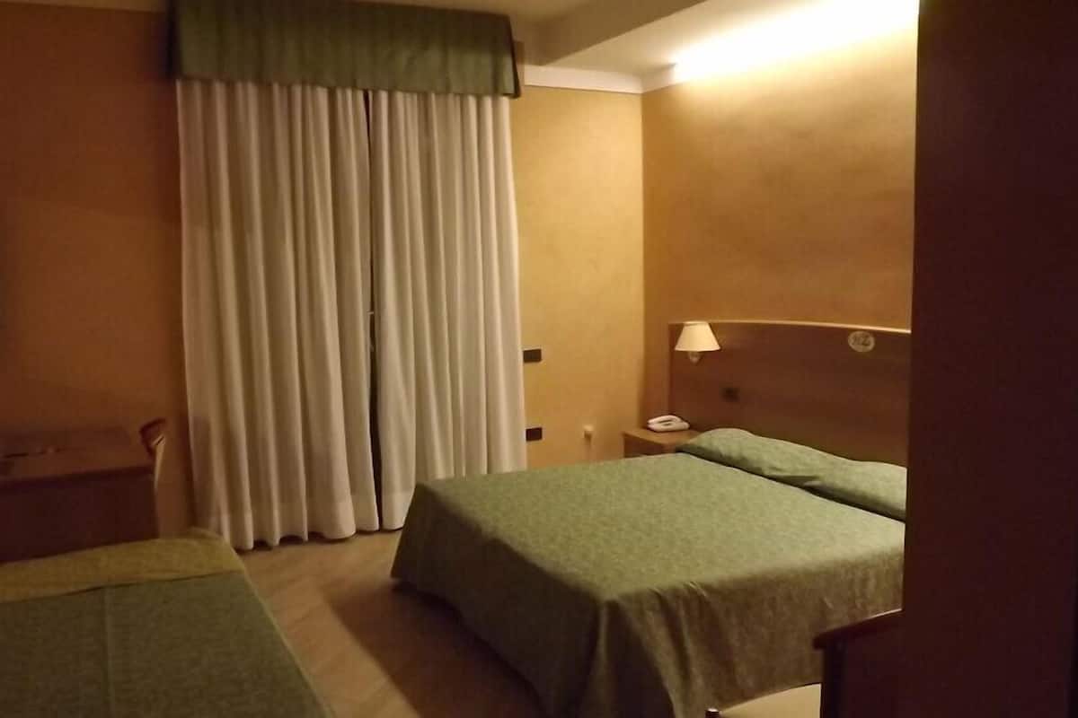 minibar, in-room safe, soundproofing, free cots/infant beds