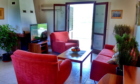 Comfort Villa, 2 Bedrooms | Living area - Windmill Complex (Sifnos)