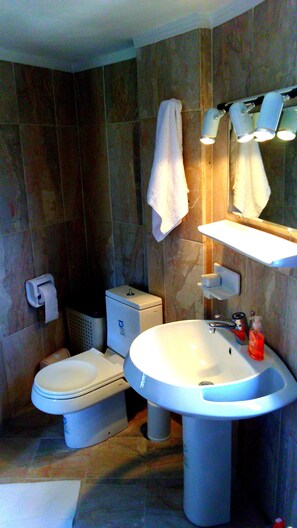 Bathroom - Windmill Complex (Sifnos)