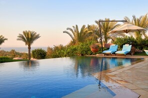 2 outdoor pools, pool umbrellas, sun loungers - Lazib Inn Resort & Spa (Yusuf as-Sidiq)