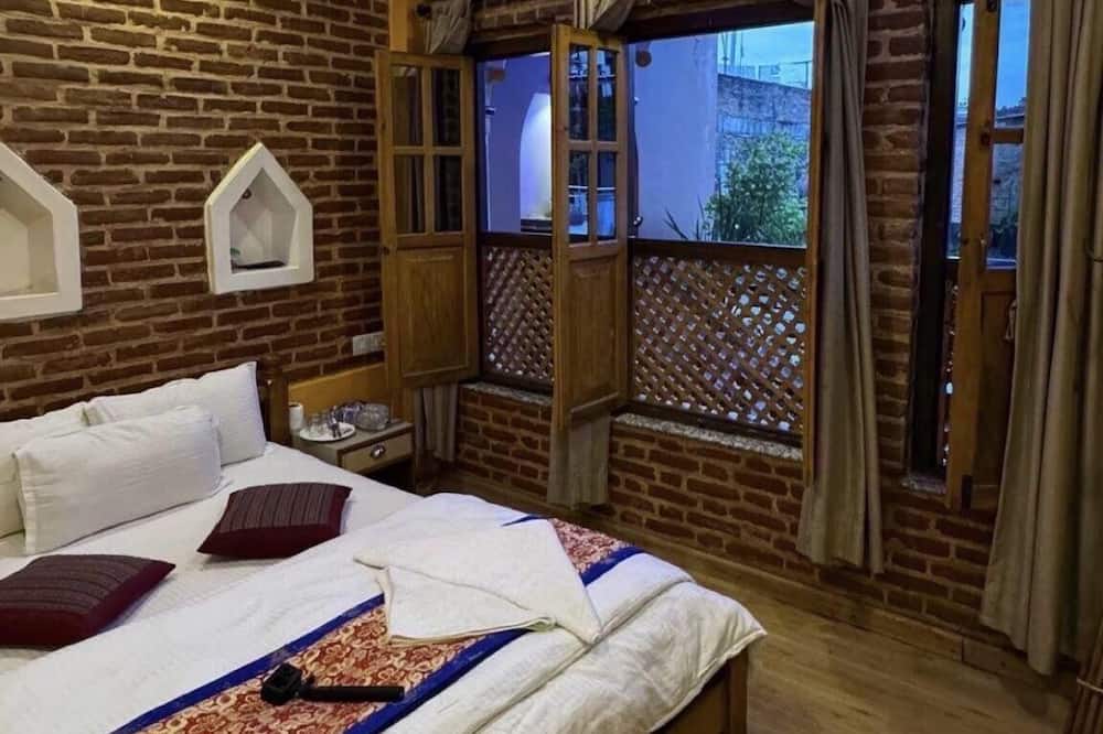 BLUE MOUNTAIN HOME STAY