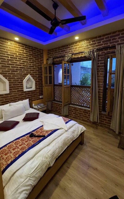 BLUE MOUNTAIN HOME STAY