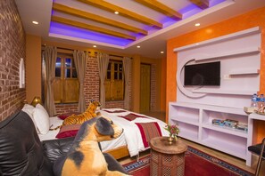 Deluxe Single Room | Desk, soundproofing, free WiFi, bed sheets - BLUE MOUNTAIN HOME STAY (Kathmandu)