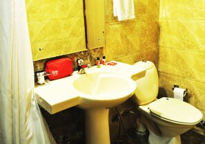 Chambre Double Standard | Salle de bain
