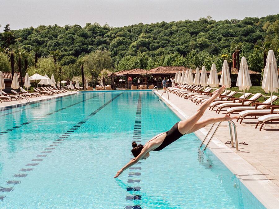 Indoor pool, seasonal outdoor pool, pool loungers
