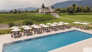 Indoor pool, seasonal outdoor pool, sun loungers