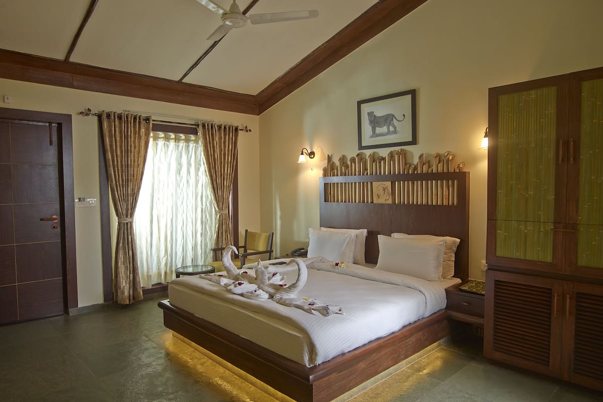 Egyptian cotton sheets, premium bedding, desk, laptop workspace
