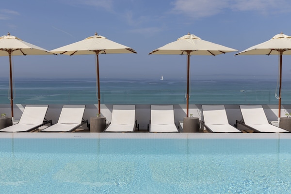 Indoor pool, 5 outdoor pools, pool umbrellas, sun loungers