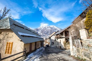 Front of property - Langley Hotel La Vieille Ferme (La Salle-les-Alpes)