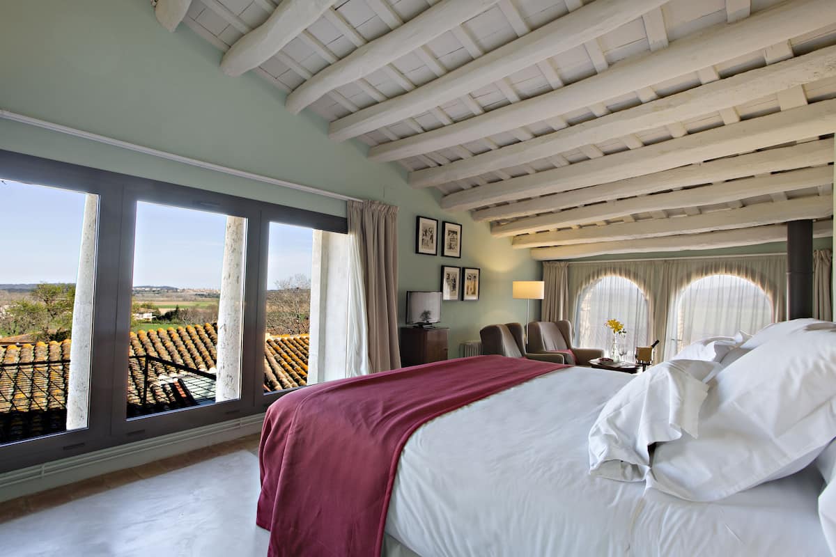 1 slaapkamer, luxe beddengoed, een bureau, verduisterende gordijnen