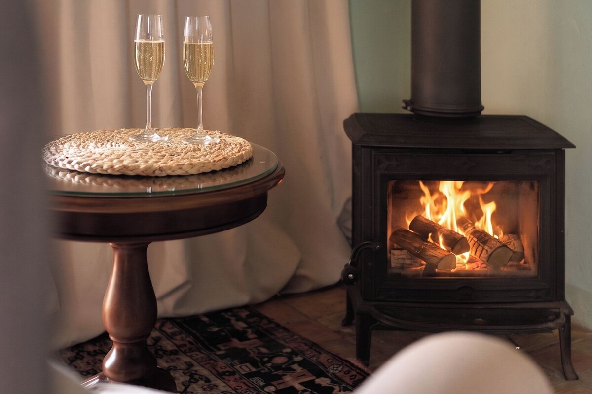 Romantic Suite, Terrace | Living area | Fireplace
