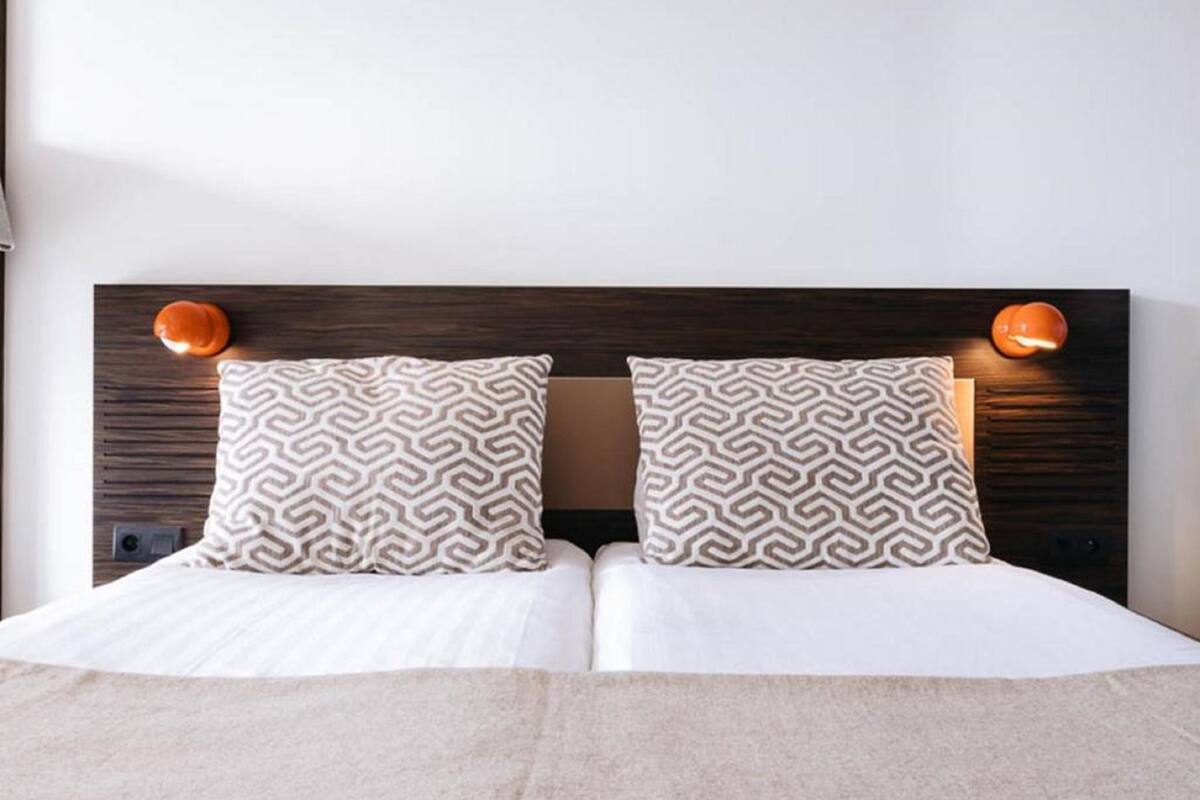 soundproofing, free cots/infant beds, wifi