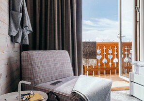 Soundproofing, free cots/infant beds, WiFi - Langley Hotel Le Petit Prince (Huez)