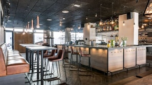 Bar (in der Unterkunft)