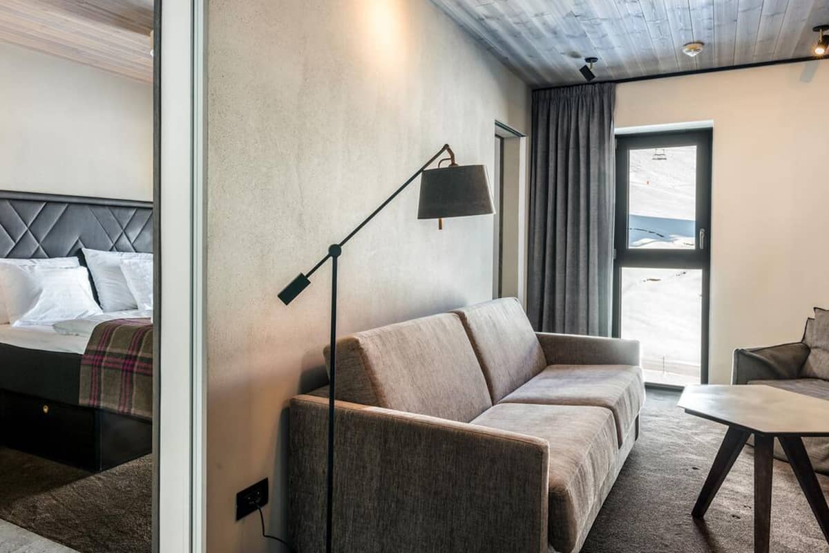 executive suite, 1 bedroom, mountain view | cots/infant beds, free wifi, bed sheets, wheelchair access