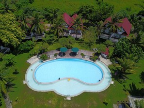 2 outdoor pools, free pool cabanas, pool umbrellas