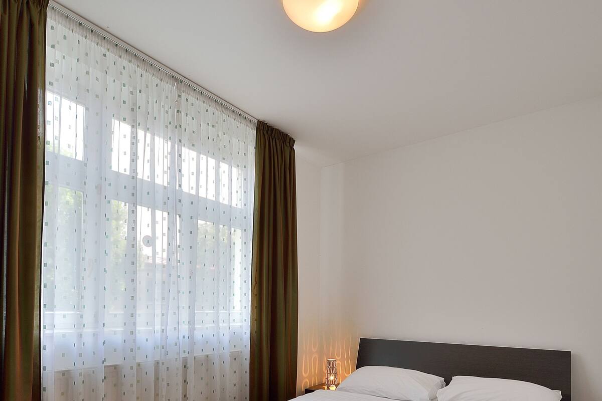 Iron/ironing board, cribs/infant beds, free WiFi