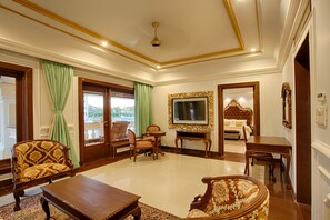 Villa Royal, 1 cama King size, 2 baños, vista a la laguna | Ropa de cama de alta calidad y minibar 