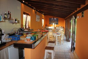 Snack bar - Eco Hotel Rural Angiz (Busturia)