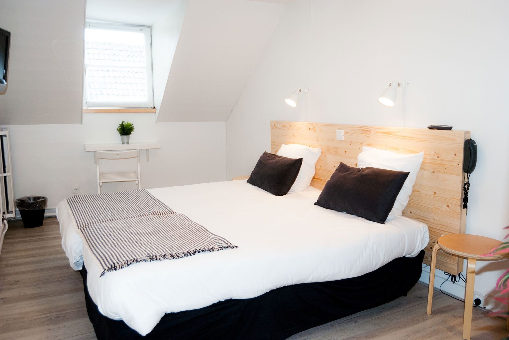 Bureau, lits bébé (en supplément), Wi-Fi gratuit, draps fournis