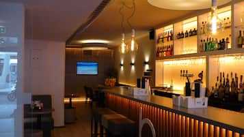 Cocktail bar
