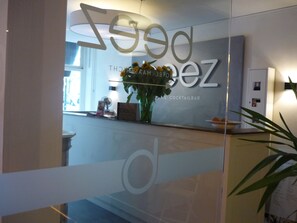 Reception - Hotel Beez (Maastricht)