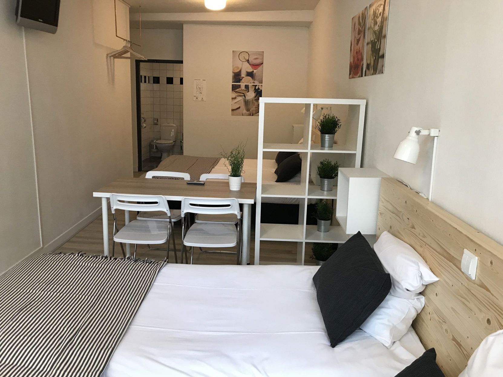 Bureau, lits bébé (en supplément), Wi-Fi gratuit, draps fournis