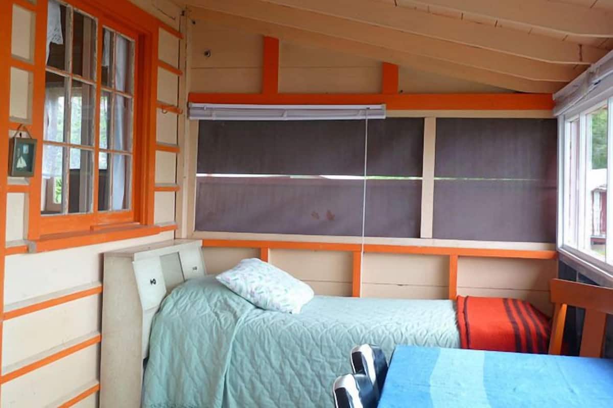 Traditional Cottage, 2 Bedrooms, Kitchen, Bay View (Waterfront Cottage 7) | Terrace/patio