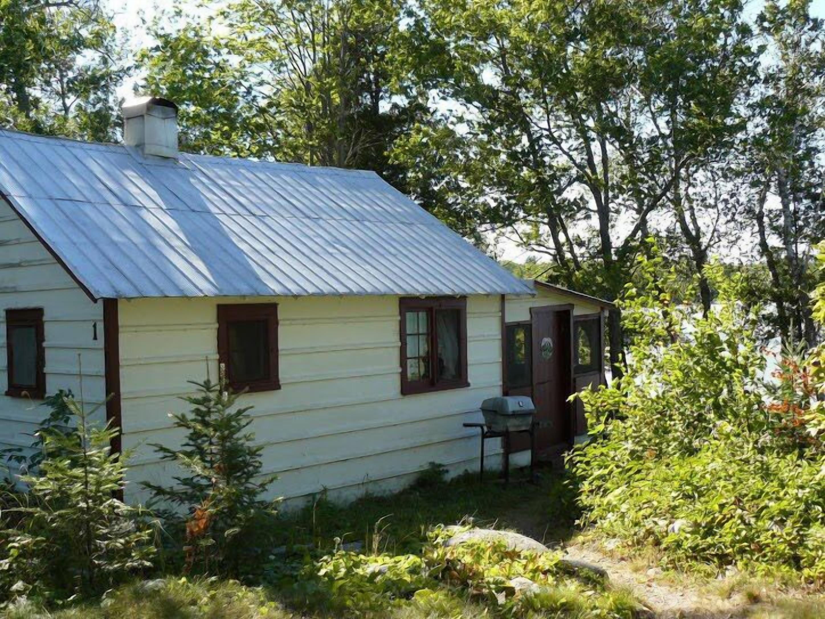 Traditional Cottage, 1 Bedroom, Kitchen, Bay View (Waterfront Cottage 1) | Terrace/patio