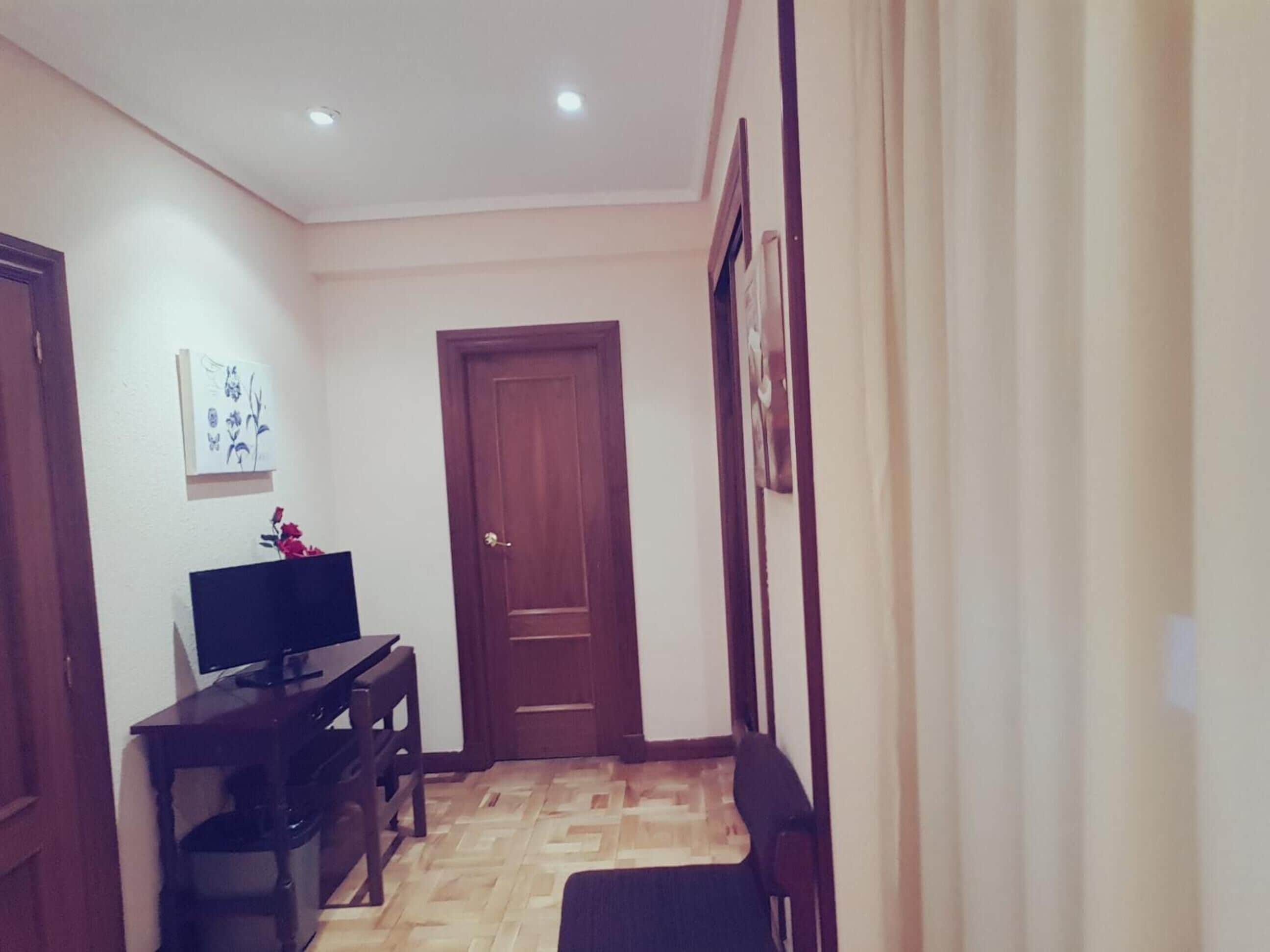 32-inch flat-screen TV with digital channels, TV