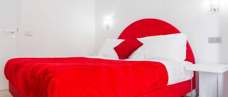 Deluxe Double Room | Premium bedding, minibar, in-room safe, desk