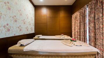 Körperbehandlungen, Ayurvedische Behandlungen