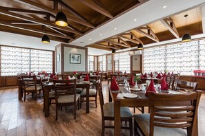 Restaurant - The Anantmaya Resort (Manali)