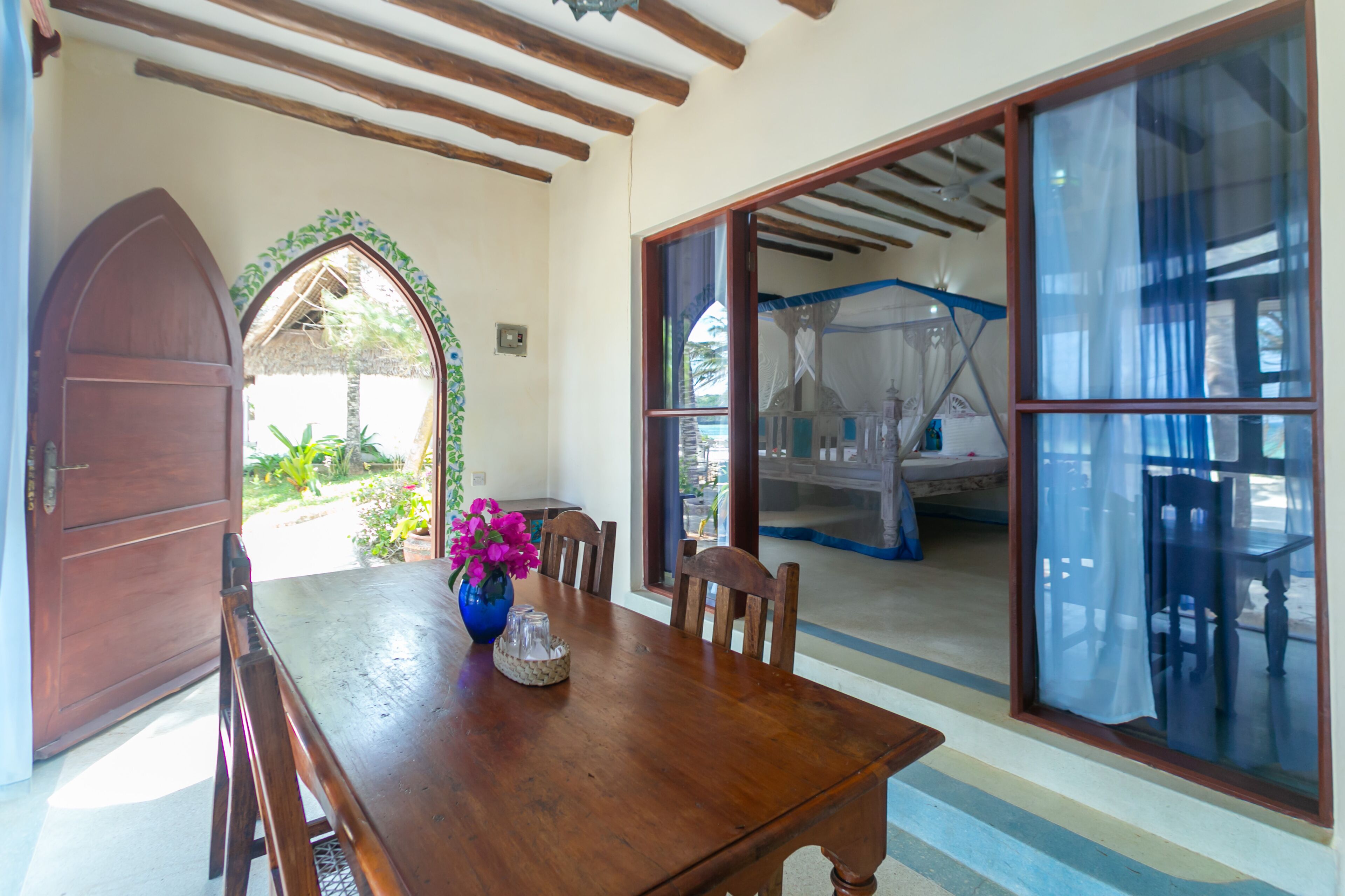 Luxury Apartment, 2 Bedrooms, Ocean View, Beachfront | Egyptian cotton sheets, premium bedding, minibar, in-room safe