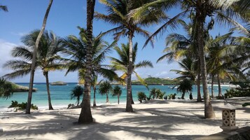 私家海滩、白沙、间海滩酒吧