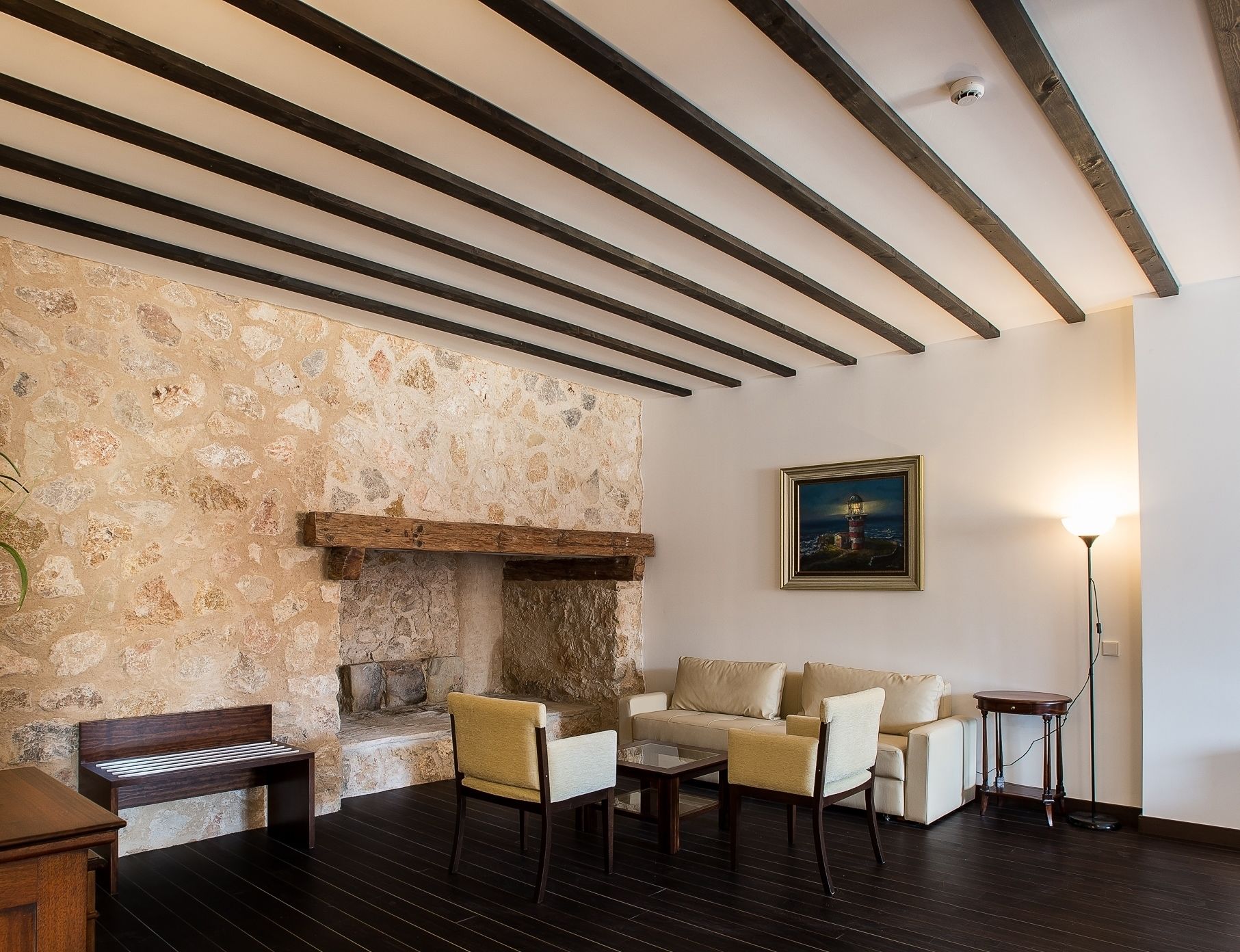 suite, 2 bedrooms | living area | flat-screen tv