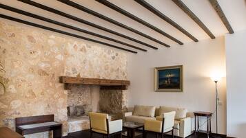 Suite, 2 Bedrooms | Living area | Flat-screen TV