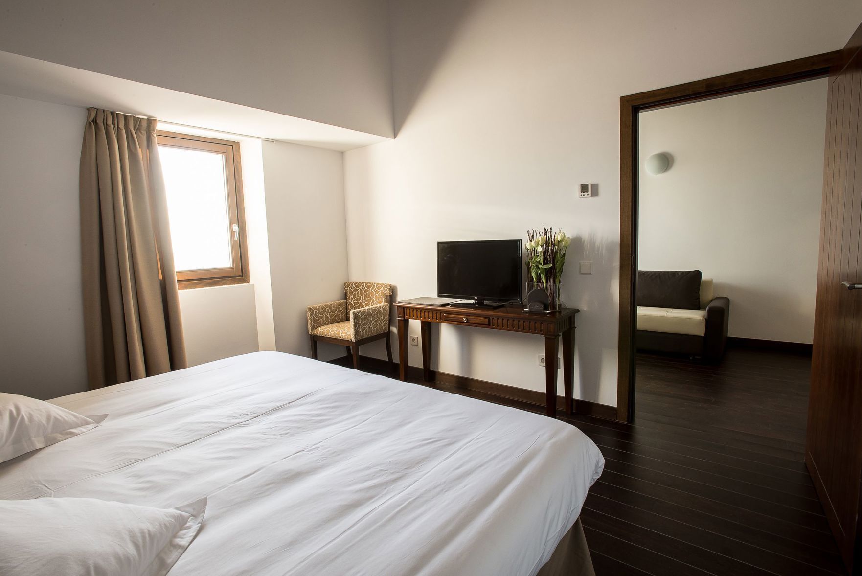 Minibar, in-room safe, desk, free cots/infant beds
