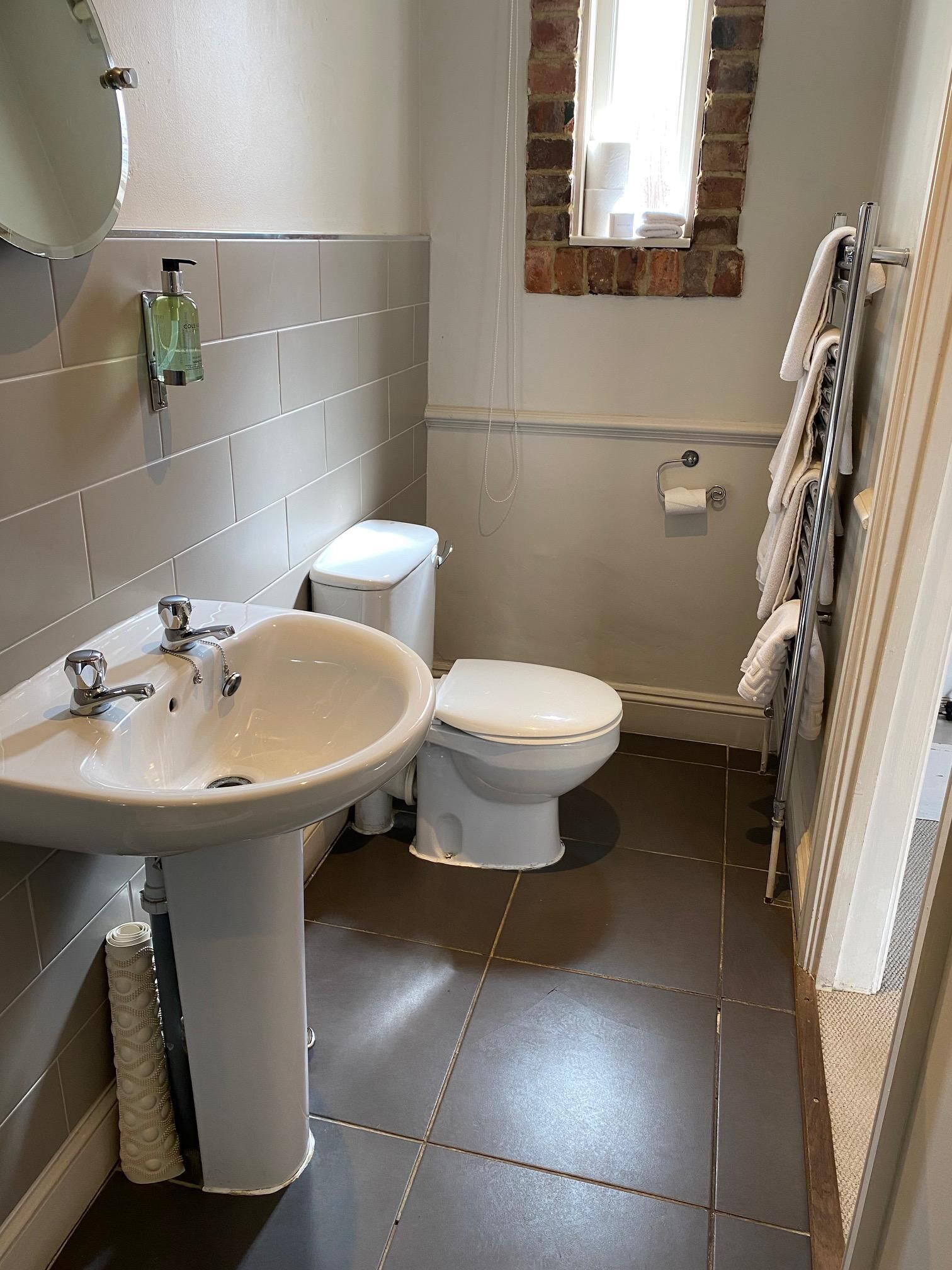 double room, ensuite (room 6) | bathroom