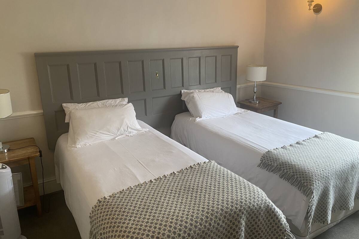 Chambre Standard Double ou avec lits jumeaux, salle de bains attenante (Room 3) | 1 chambre