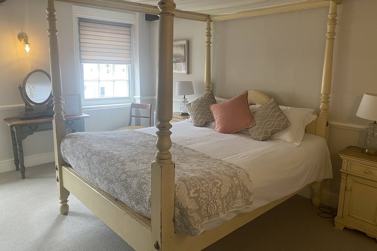 Chambre Double Deluxe, salle de bains attenante (Four Poster - Room 4) | 1 chambre