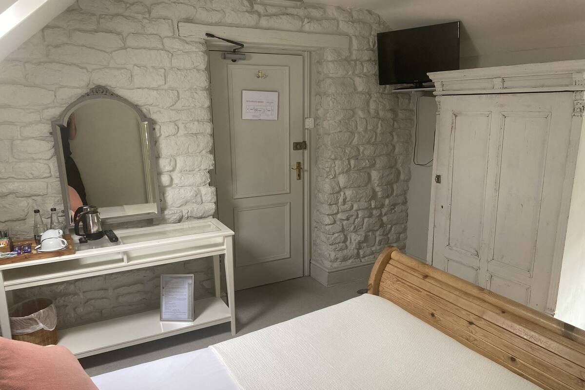 Chambre Double Standard, salle de bains attenante (Room 7) | 1 chambre