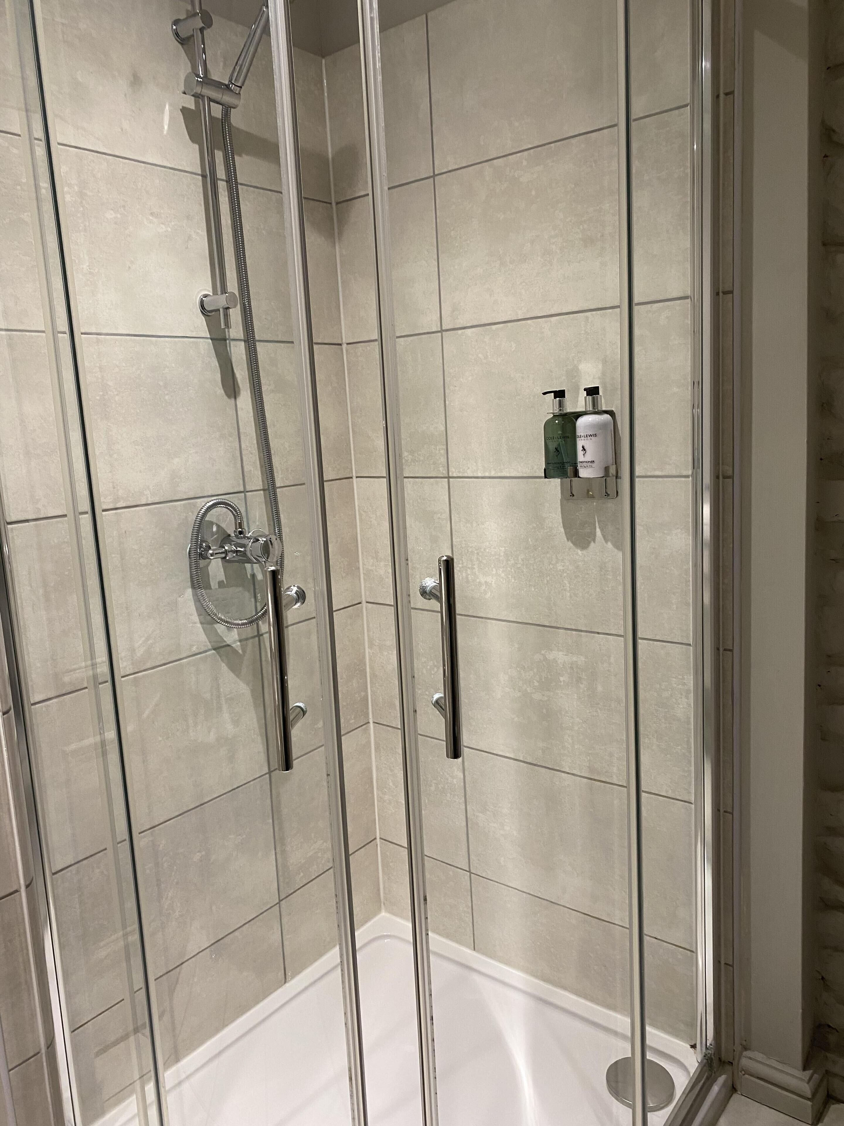 superior double room, ensuite (room 8) | bathroom